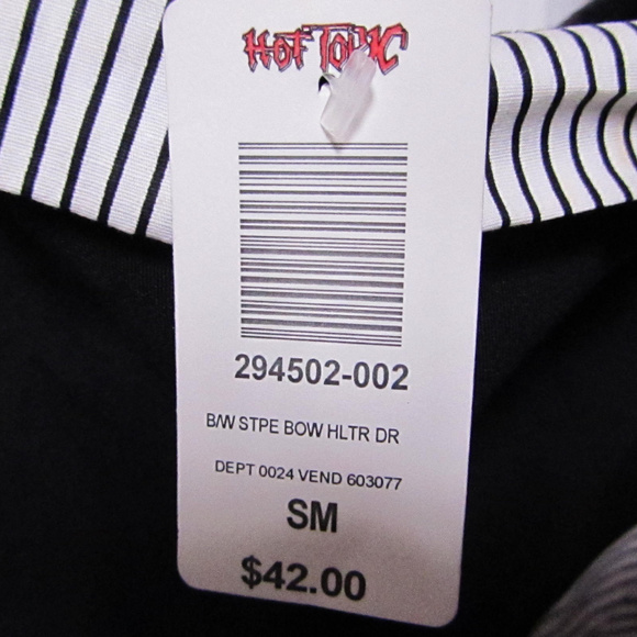 Threads Halter dress - Picture 5 of 7